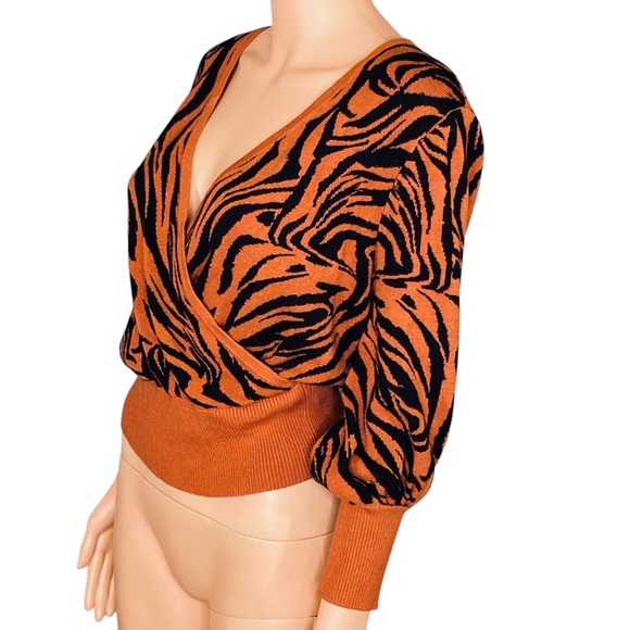 New York & CO Cropped Cardigan Y2K 90s Animal Print Burnt Orange Black SZ Med - Picture 2 of 6